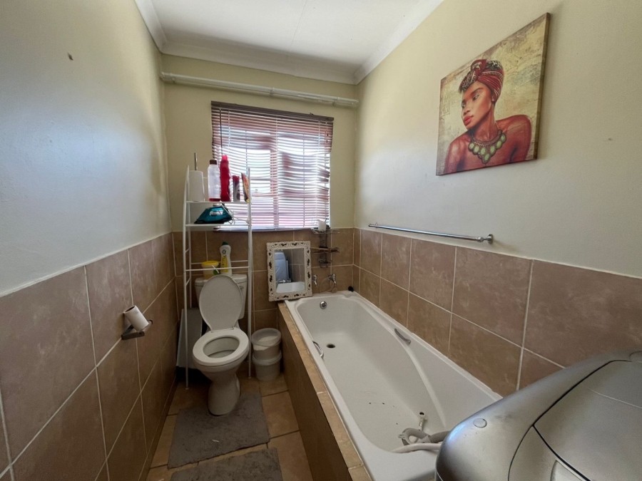 3 Bedroom Property for Sale in Pinehaven Free State